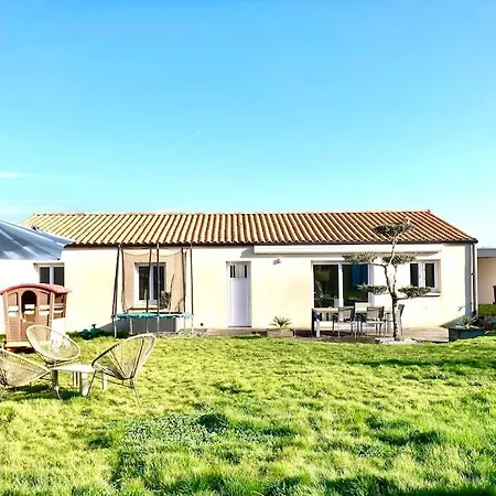 Maison Spacieuse Avec Jardin A 25min Des Sables