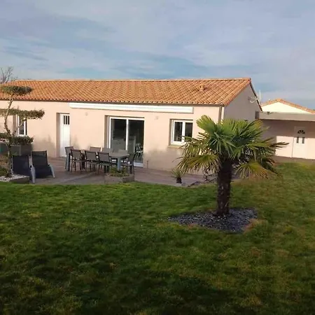 Maison Spacieuse Avec Jardin A 25min Des Sables بيت للعطل *