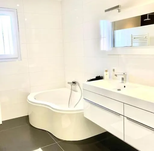 Maison Spacieuse Avec Jardin A 25min Des Sables *