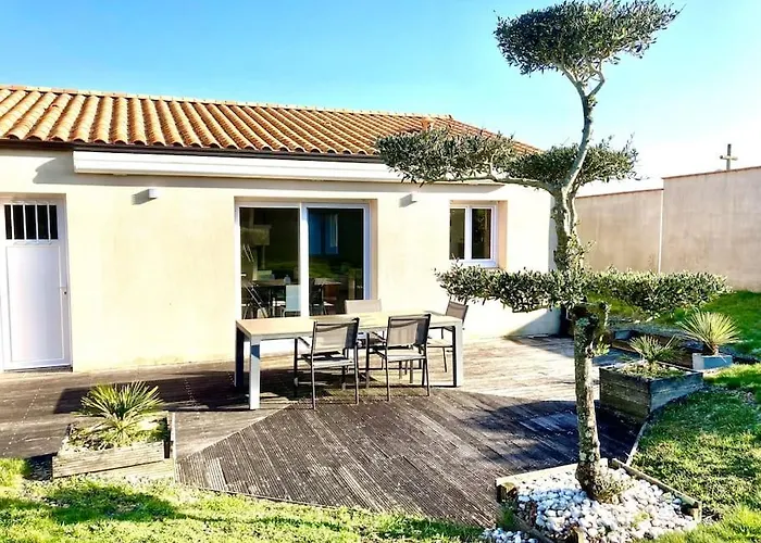 Maison Spacieuse Avec Jardin A 25min Des Sables بيت للعطل Venansault