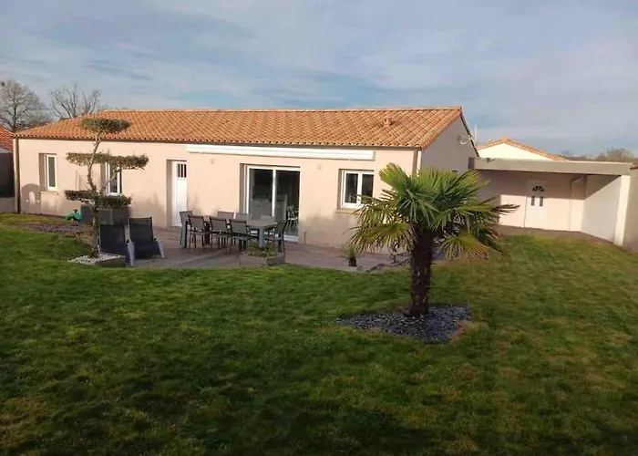 Maison Spacieuse Avec Jardin A 25min Des Sables بيت للعطل *